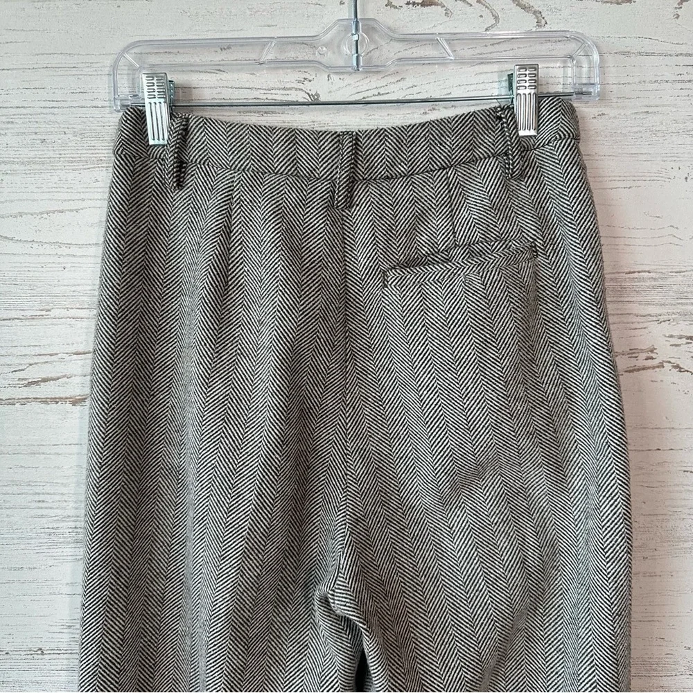 URBAN OUTFITTERS Herringbone Pleated Cuffed Cropped Wide Leg Trousers 2 Academia